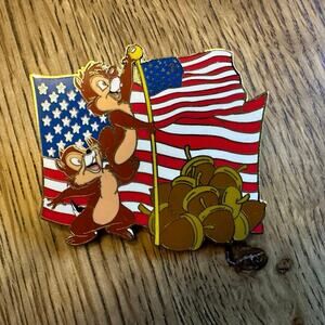 Disney Chip & Dale Flag Day w/ Nuts 2006 Patriotic Pin Limited Edition 250